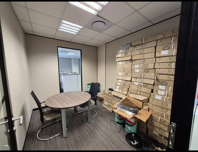 423M² OFFICE TO LET IN SANDTON CENTRAL